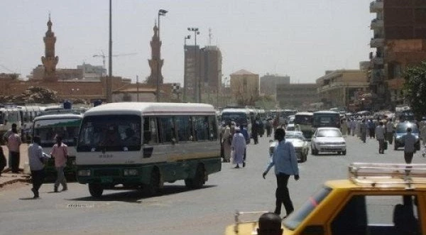 Ο Έλληνας πρέσβεις επισκέπτεται την ελληνική παροικία στο Χαρτούμ